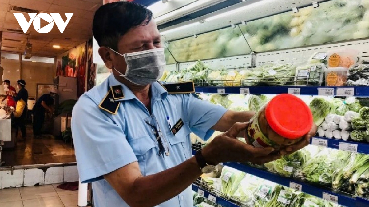 Hanoi intensifies food safety efforts ahead of National Day celebration